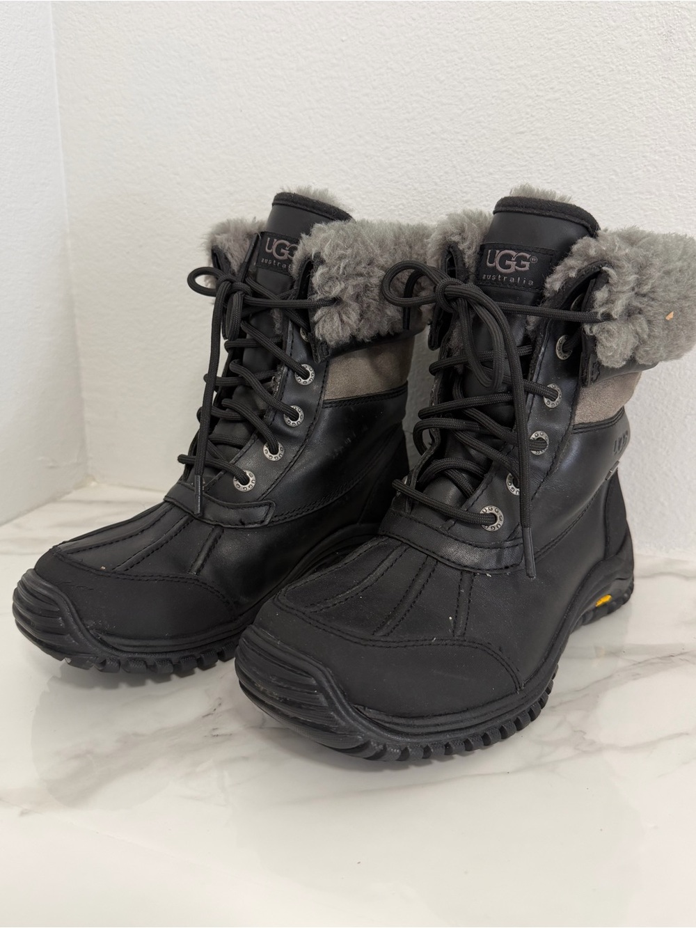 Ugg Adirondack Australia boots black Women’s size 6
